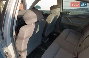 Седан Volkswagen Passat 2004 в 