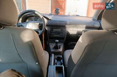 Седан Volkswagen Passat 2004 в 