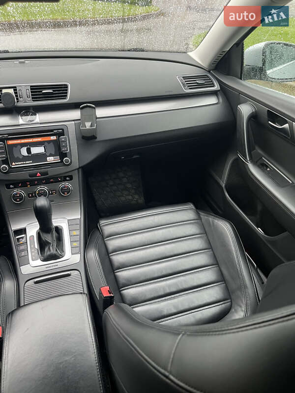 Універсал Volkswagen Passat 2013 в Києві