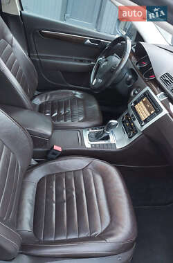 Універсал Volkswagen Passat 2011 в 