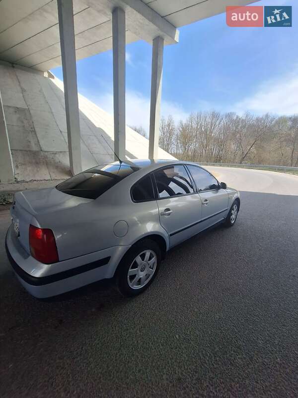 Седан Volkswagen Passat 1999 в Тернополе