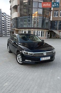 Седан Volkswagen Passat 2015 в Тернополі