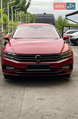 Універсал Volkswagen Passat 2021 в 