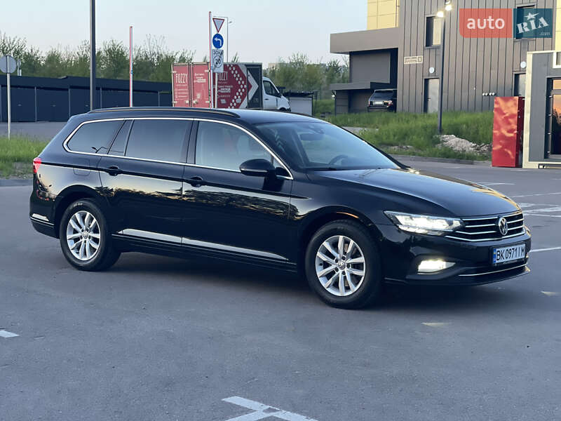 Універсал Volkswagen Passat 2019 в Рівному