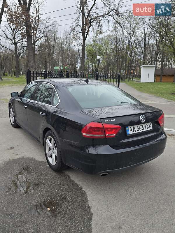 Седан Volkswagen Passat 2013 в Ирпене