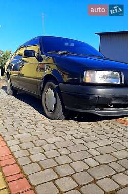 Седан Volkswagen Passat 1993 в Луцьку