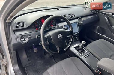 Універсал Volkswagen Passat 2006 в 