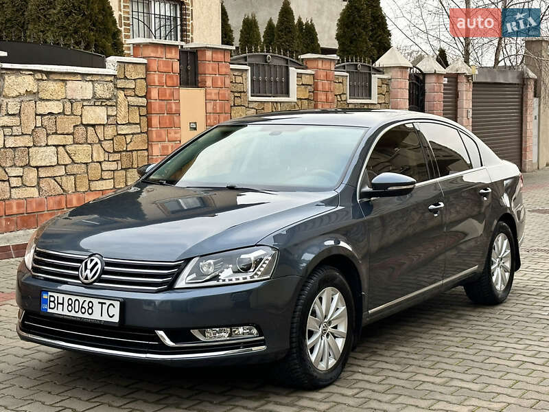 Седан Volkswagen Passat 2012 в Одесі