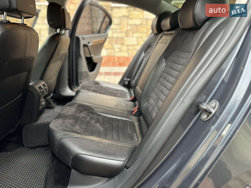 Седан Volkswagen Passat 2012 в Одесі