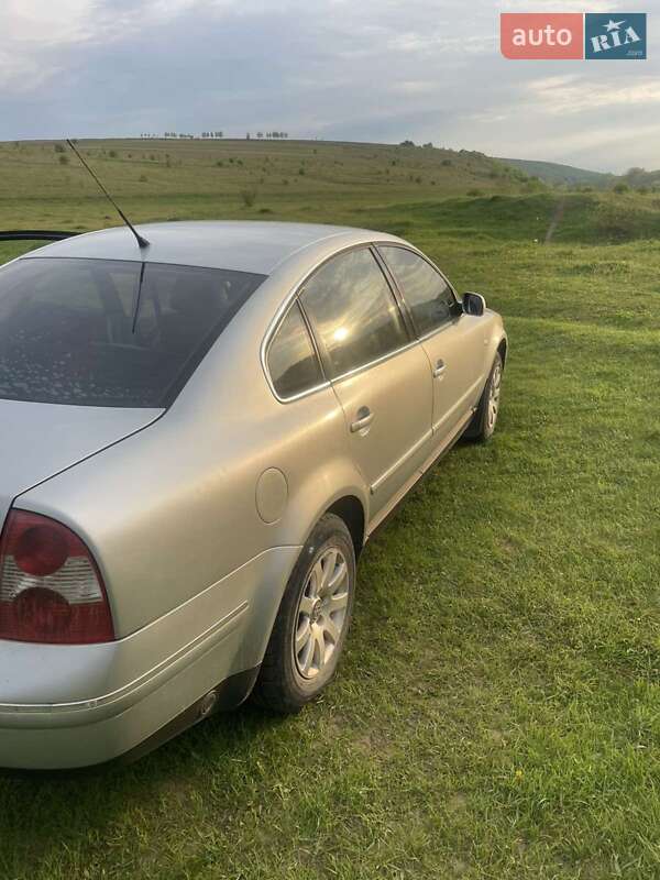 Седан Volkswagen Passat 2002 в Ивано-Франковске