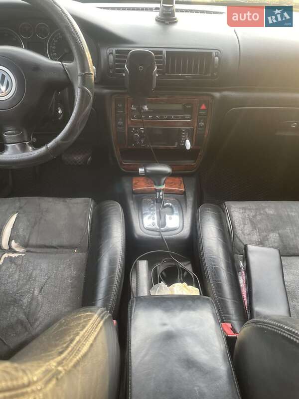 Седан Volkswagen Passat 2002 в Ивано-Франковске