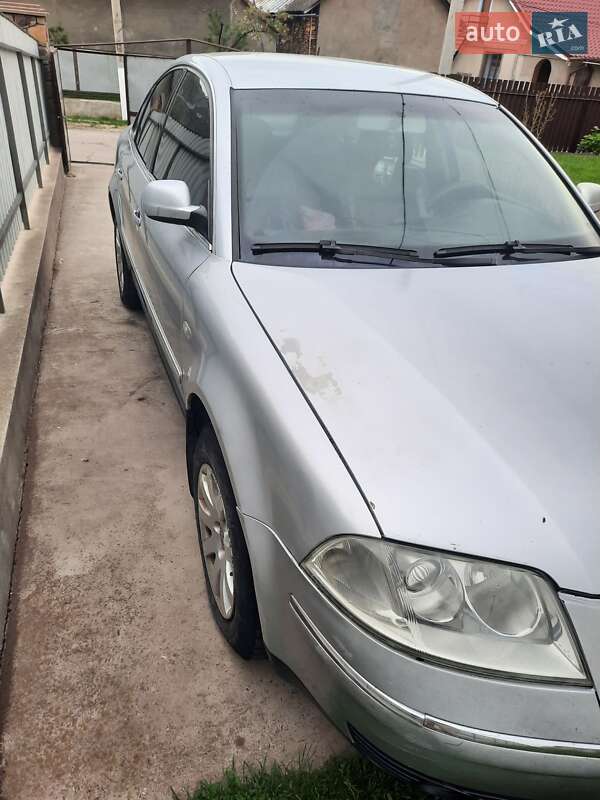 Седан Volkswagen Passat 2002 в Ивано-Франковске