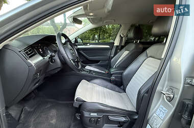 Седан Volkswagen Passat 2014 в 