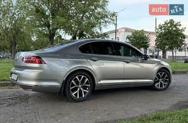 Седан Volkswagen Passat 2014 в 