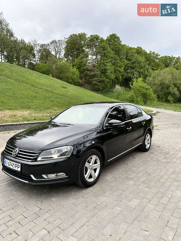 Седан Volkswagen Passat 2011 в Липовій Долині