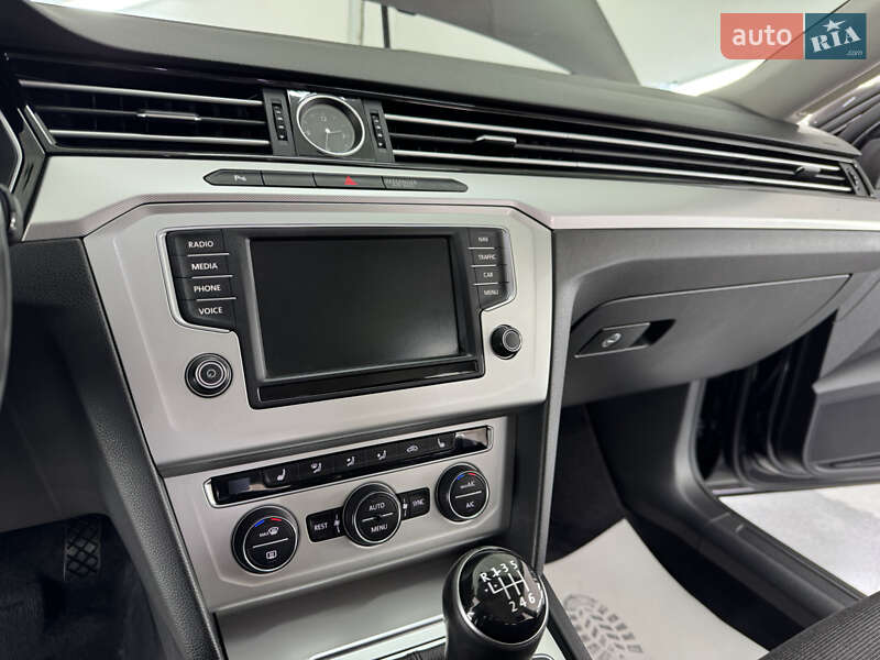Універсал Volkswagen Passat 2015 в Трускавці
