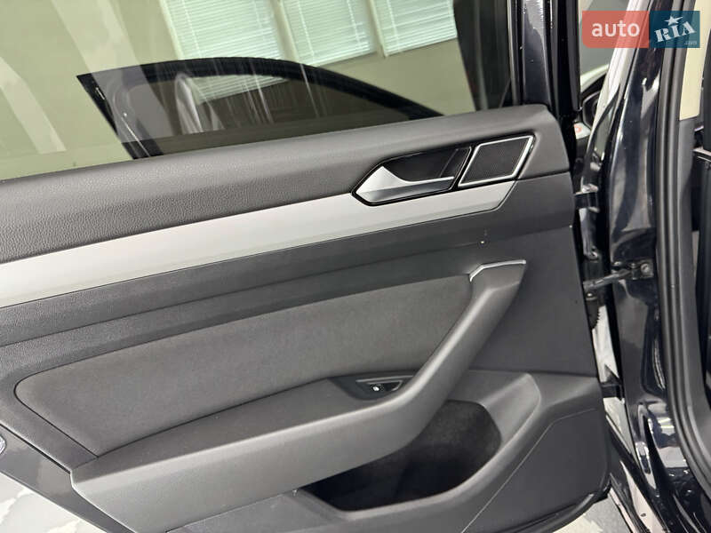 Універсал Volkswagen Passat 2015 в Трускавці