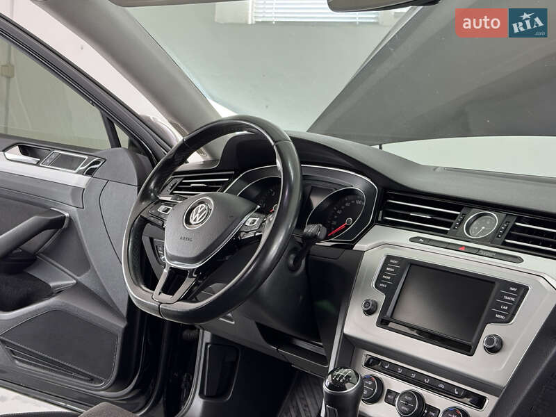 Універсал Volkswagen Passat 2015 в Трускавці