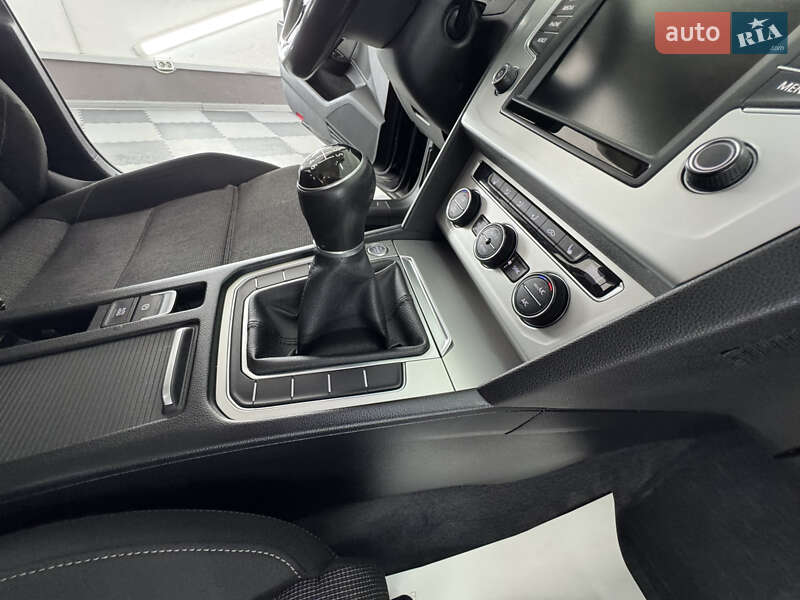Універсал Volkswagen Passat 2015 в Трускавці