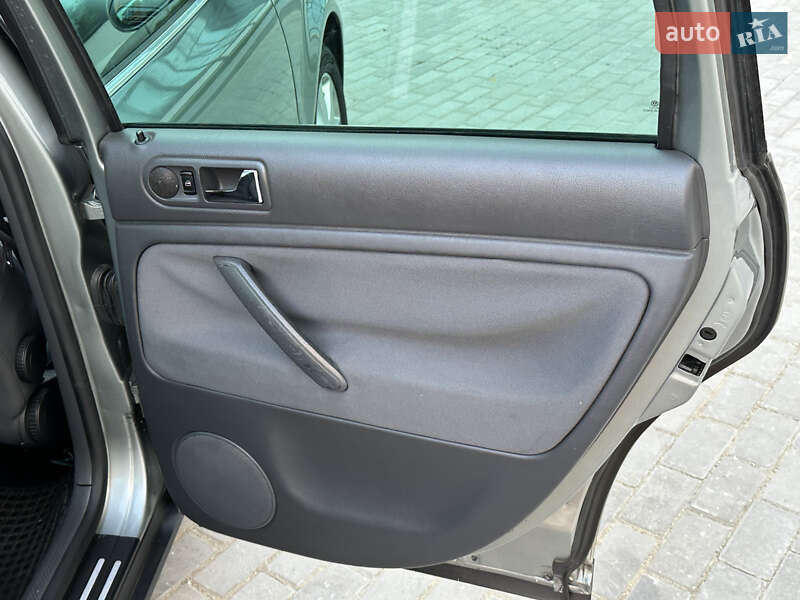 Седан Volkswagen Passat 2004 в Вінниці