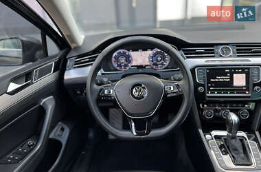 Седан Volkswagen Passat 2016 в 