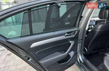 Седан Volkswagen Passat 2016 в 