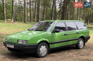 Універсал Volkswagen Passat 1990 в Богодухіву