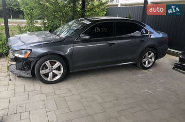 Седан Volkswagen Passat 2013 в Луцьку