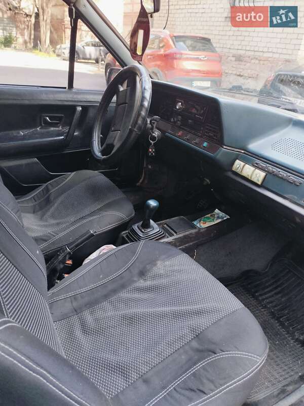 Універсал Volkswagen Passat 1988 в Дніпрі