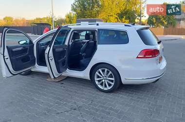 Універсал Volkswagen Passat 2012 в 