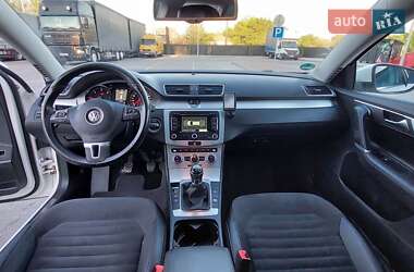 Універсал Volkswagen Passat 2012 в 
