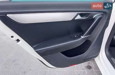 Універсал Volkswagen Passat 2012 в 