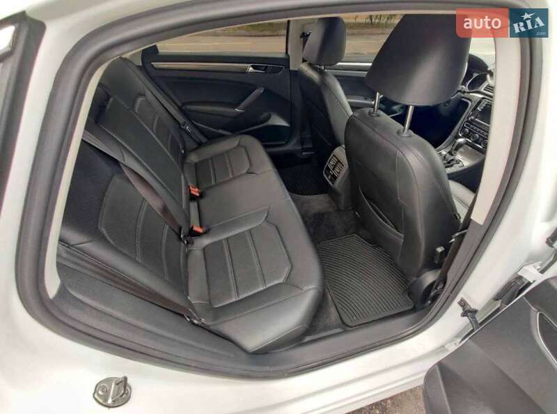 Седан Volkswagen Passat 2016 в Киеве
