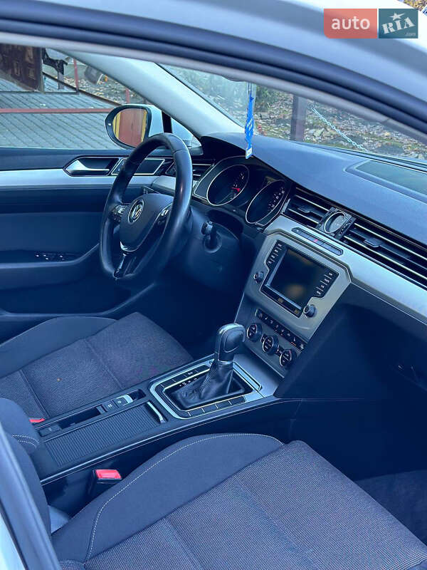 Універсал Volkswagen Passat 2015 в Харкові