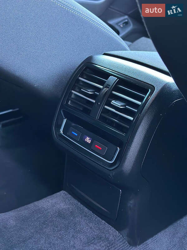 Універсал Volkswagen Passat 2015 в Харкові