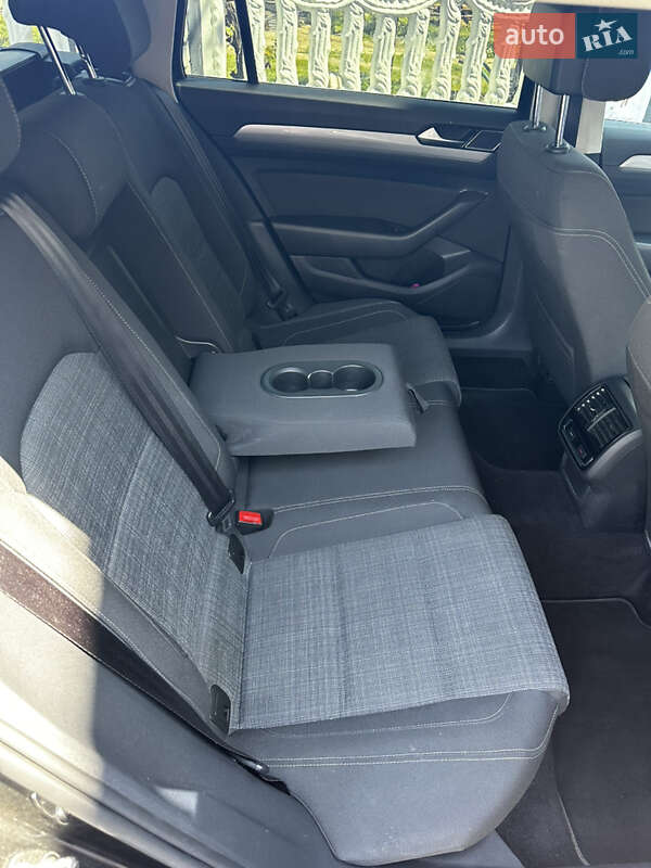 Универсал Volkswagen Passat 2021 в Львове