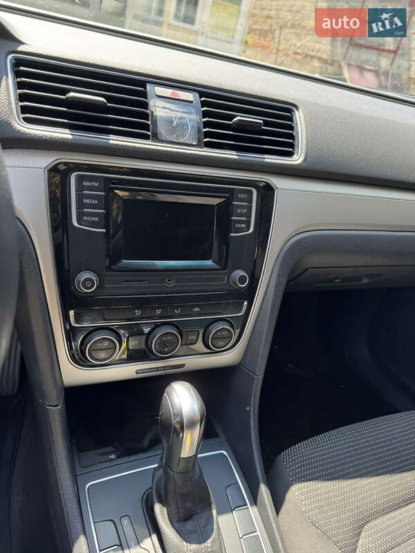 Седан Volkswagen Passat 2015 в Кривом Роге