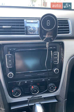Седан Volkswagen Passat 2012 в 