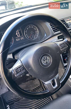 Седан Volkswagen Passat 2012 в 