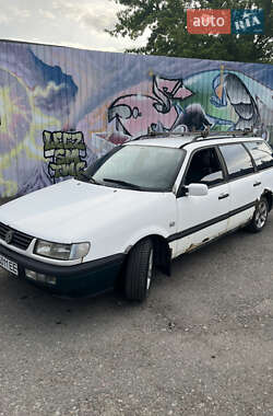 Універсал Volkswagen Passat 1996 в 