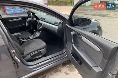 Універсал Volkswagen Passat 2011 в 
