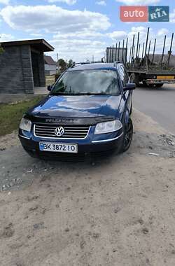 Універсал Volkswagen Passat 2002 в Березному