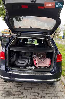 Універсал Volkswagen Passat 2011 в 