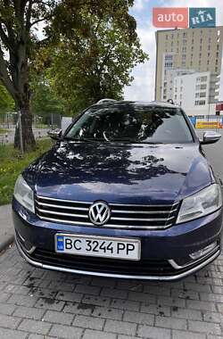 Універсал Volkswagen Passat 2011 в 