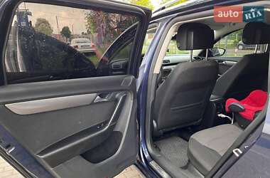 Універсал Volkswagen Passat 2011 в 