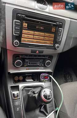 Універсал Volkswagen Passat 2011 в 