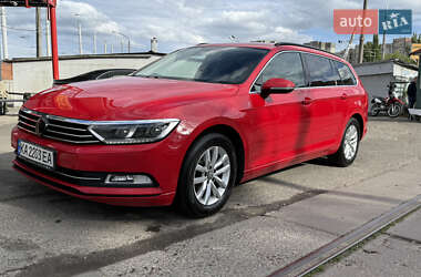 Универсал Volkswagen Passat 2016 в Киеве