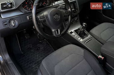 Седан Volkswagen Passat 2013 в 