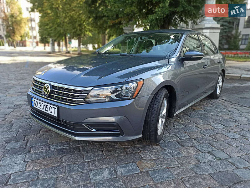 Седан Volkswagen Passat 2017 в Харкові