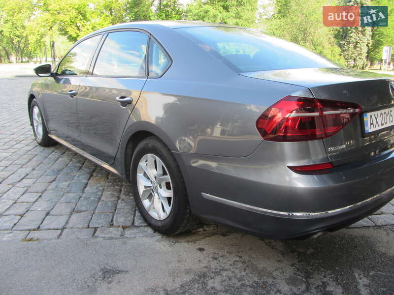 Седан Volkswagen Passat 2017 в Харкові